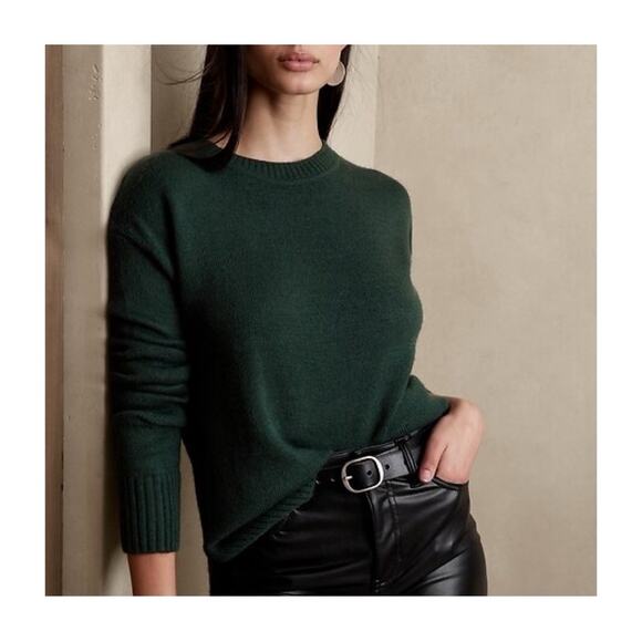 Banana Republic Essential Sweater - Picture 1 of 9